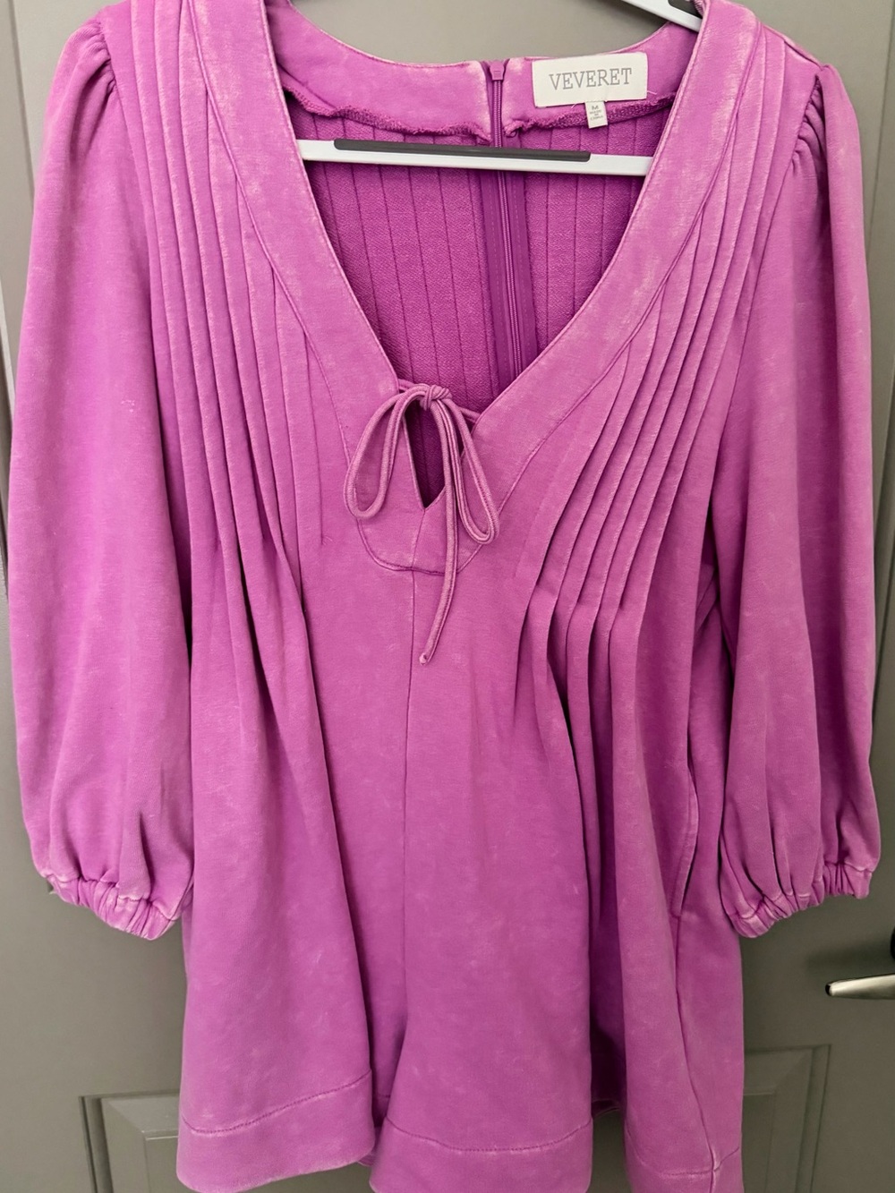 Boutique Veveret Women's Pleated Jumpsuit Romper - NEW w/out tags Size Medium
